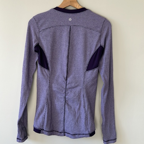 Lululemon Thick Long Sleeve Shirt With reflectors On Sleeve - Picture 7 of 14